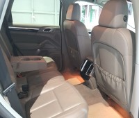 porsche-cayenne-small-4
