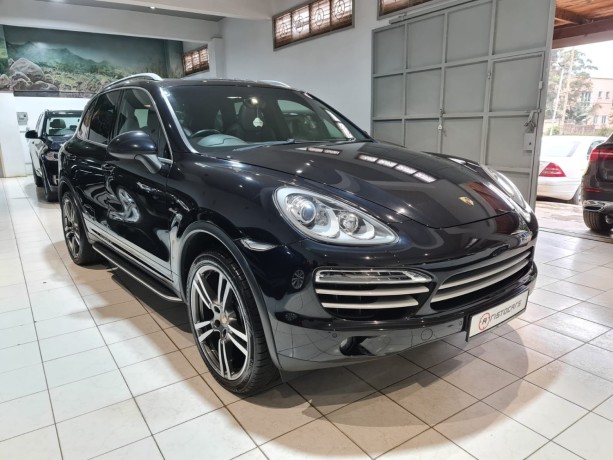 porsche-cayenne-big-0