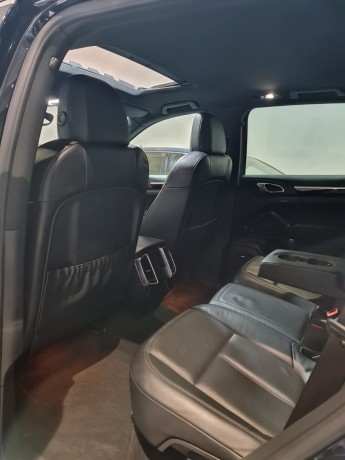 porsche-cayenne-big-6