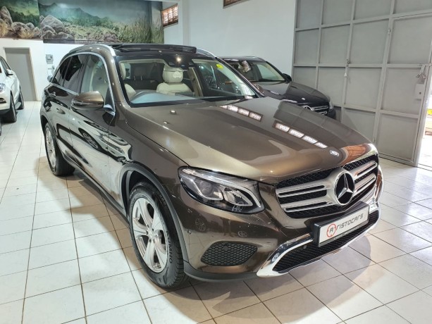 mercedes-benz-glc-220d-big-0