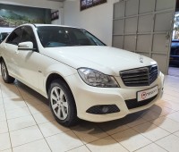 mercedes-benz-c200-small-0