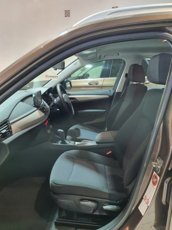 bmw-x1-20-xdrive-big-5