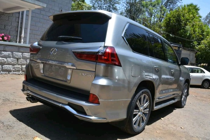 lexus-lx570-big-3
