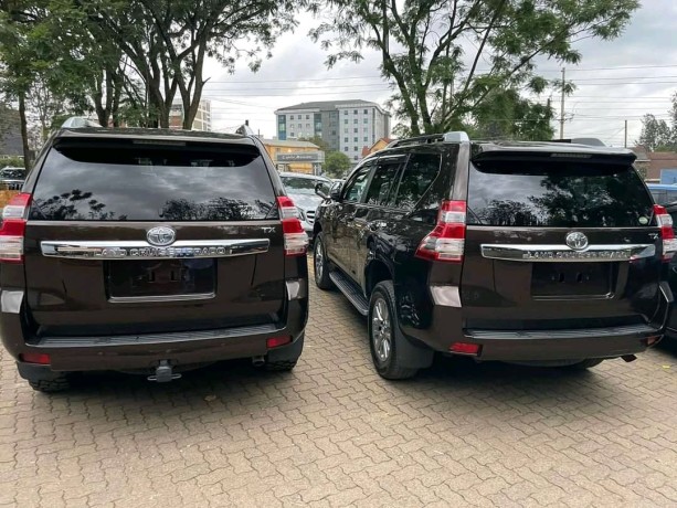 toyota-land-cruiser-prado-big-1