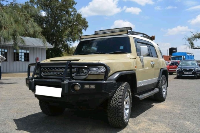 toyota-fj-cruiser-big-2