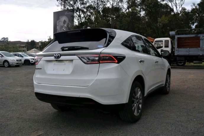 toyota-harrier-big-2