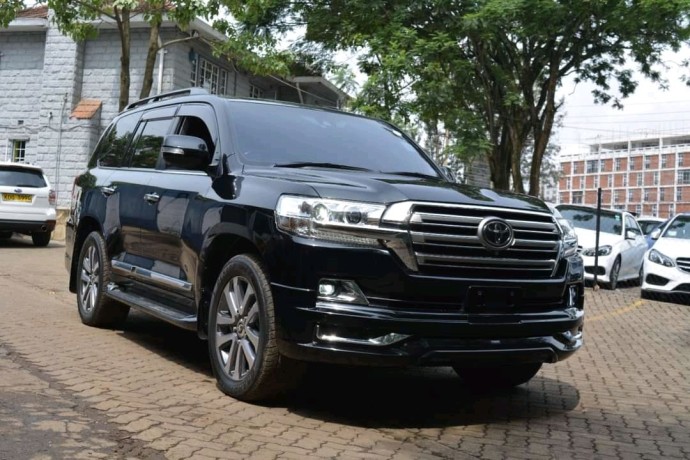 toyota-land-cruiser-zx-big-0