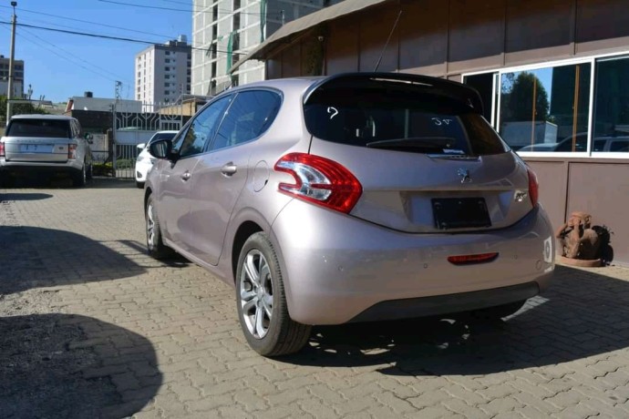peugeot-208-big-3