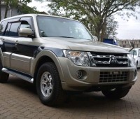 mitsubishi-pajero-small-0