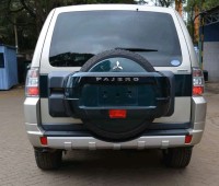 mitsubishi-pajero-small-3