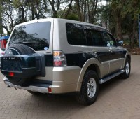 mitsubishi-pajero-small-1