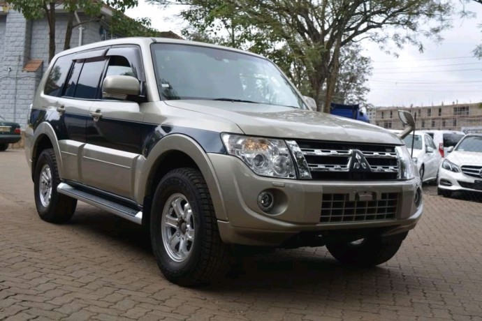 mitsubishi-pajero-big-0