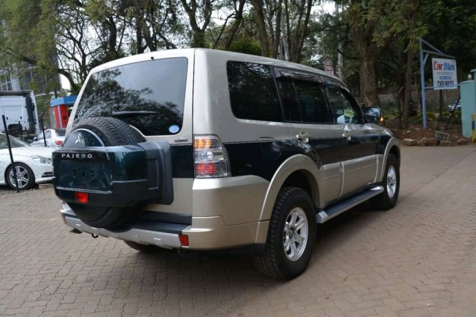 mitsubishi-pajero-big-1