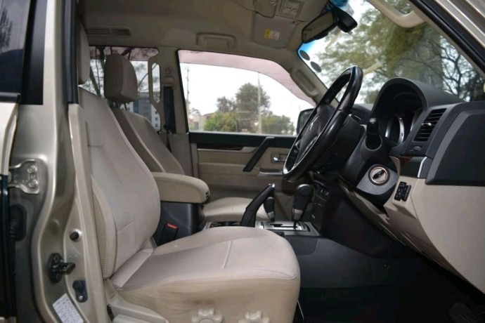 mitsubishi-pajero-big-2