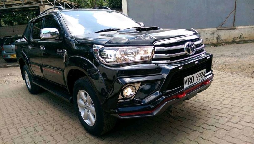 toyota-hilux-vigo-big-1