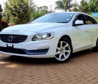volvo-v60-small-0