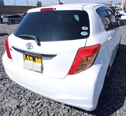 toyota-vitz-big-3