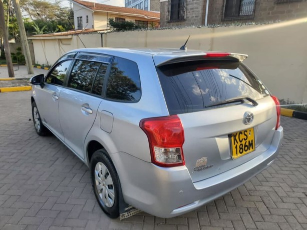 toyota-fielder-big-5