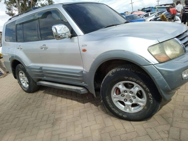mitsubishi-pajero-big-0