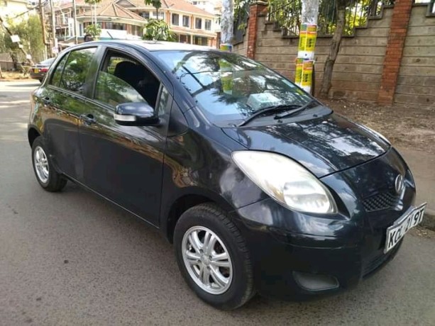 toyota-vitz-big-2