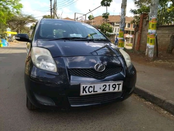 toyota-vitz-big-3