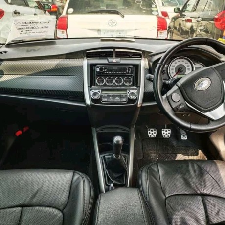 toyota-fielder-big-3