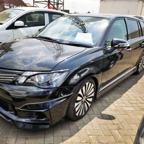 toyota-fielder-big-0