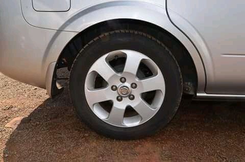 nissan-lafesta-big-3