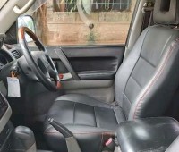 mitsubishi-pajero-small-1