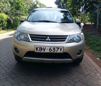 mistubishi-outlander-small-0