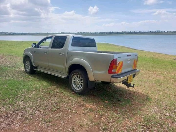 toyota-hilux-big-4