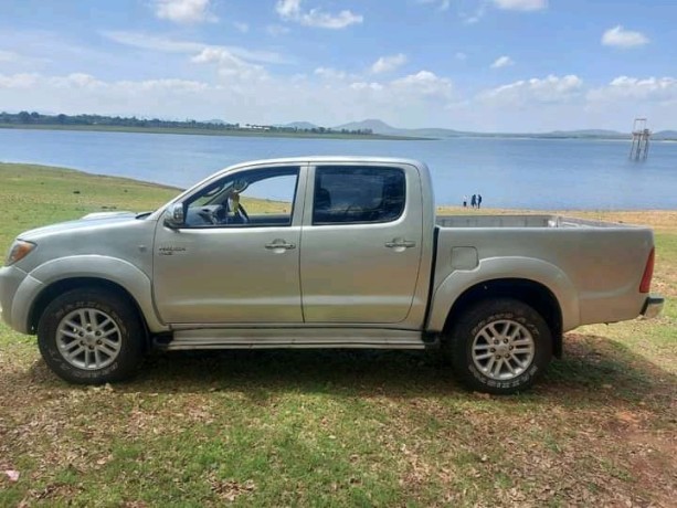 toyota-hilux-big-1