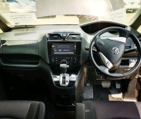 nissan-serena-small-2