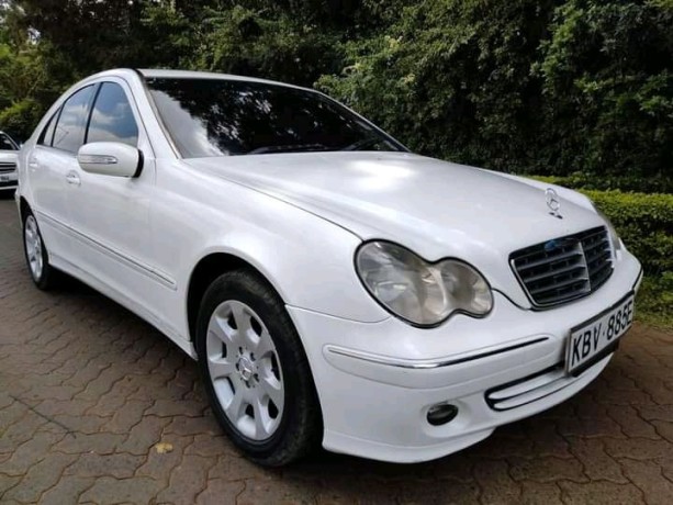 mercedes-benz-c200-big-0