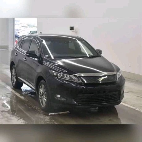 toyota-harrier-big-0