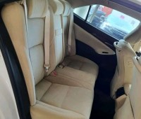 toyota-crown-small-2