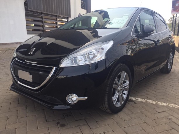 peugeot-208-big-0
