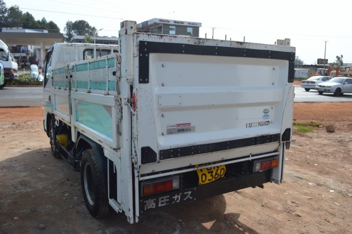 mitsubishi-fuso-canter-big-1