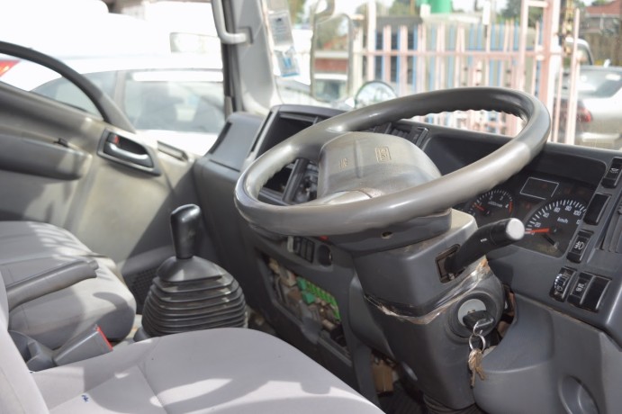 mitsubishi-fuso-canter-big-4