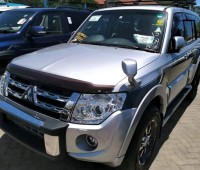 mistubishi-pajero-small-1