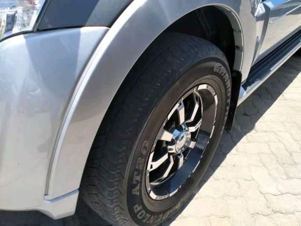 mistubishi-pajero-big-4