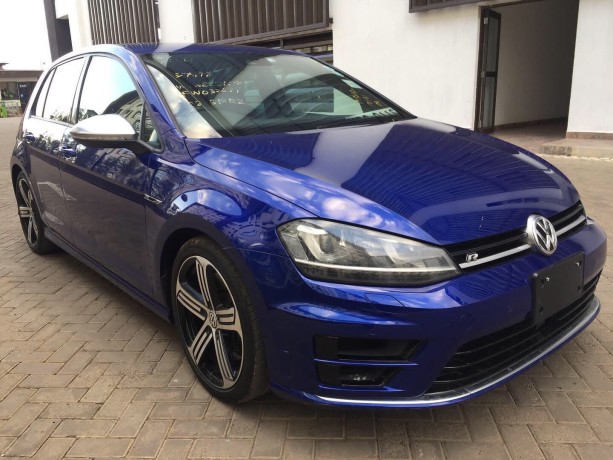 volkswagen-golf-big-0