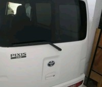 toyota-pixis-small-5