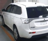 mitsubishi-outlander-small-4