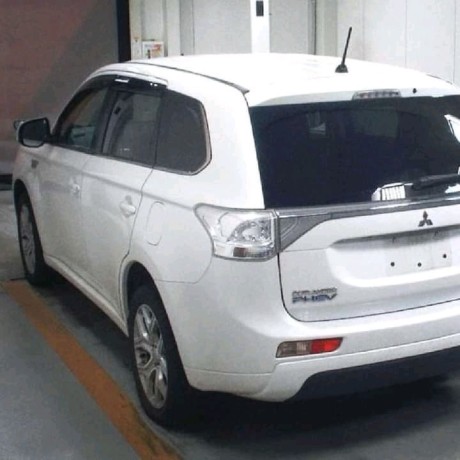 mitsubishi-outlander-big-4