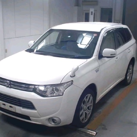 mitsubishi-outlander-big-0