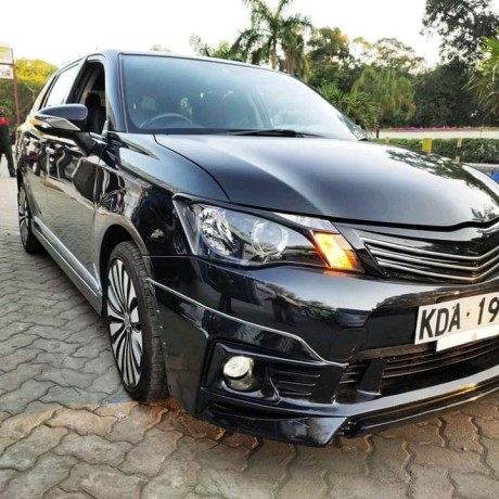 toyota-fielder-big-3