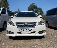 subaru-legacy-small-0