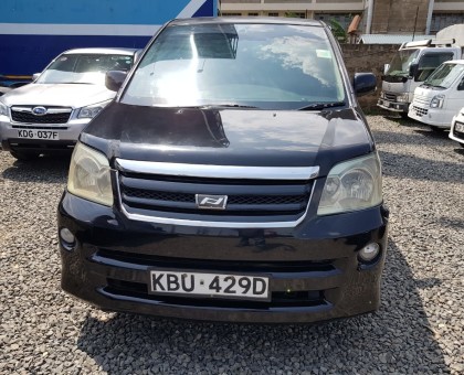 2006 Toyota Noah for sale