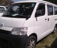 nissan-nv200-small-2